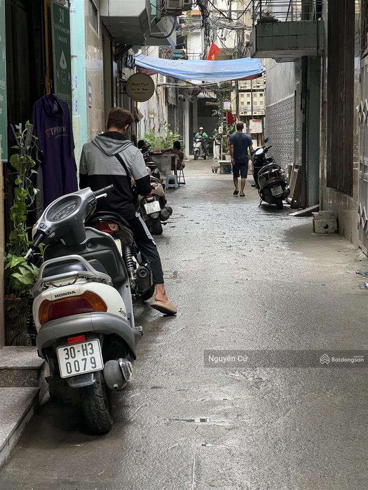 Hiếm! có 102 dân xây, 2 thoáng, ngõ thông, kd ful nội thất pháo đài láng, chùa láng 35m*5t.
