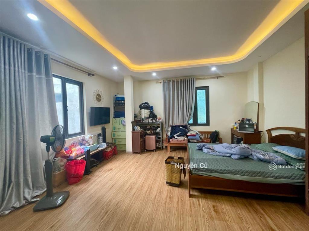 Hiếm! lô góc, 10m ra mặt phố, ngõ thẳng, thông dâ xây, ô chờ thang máy, xã đàn trung phụng, 34m*5t.