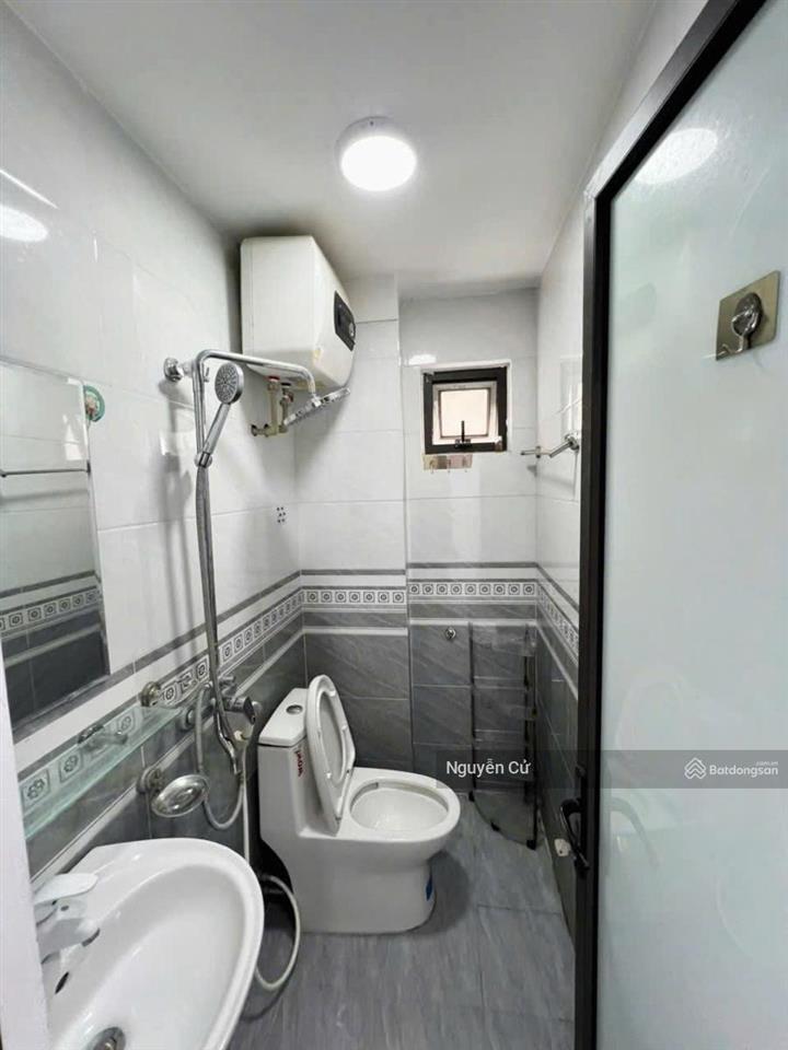 Cực hiếm! có 102, đường láng, chùa láng, 2 thoáng ngõ thông, kdvp, spa 38m*5t*ở cực vip.
