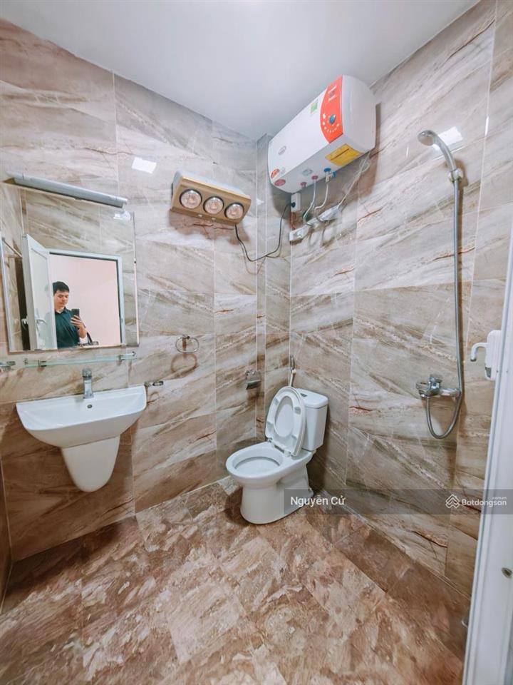 Hiếm! có 102 thái thịnh, yên lãng, ngõ thông, oto tránh, kd sầm uất, nhà mới koong, 30m*6t* ở vip.