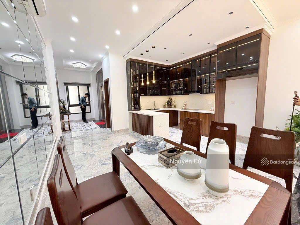 Siêu vip! chùa bộc, nguyễn lương bằng, gần phố, ngõ thông, 2 thoáng, ô chờ thang máy, 40m*5t* ở vip