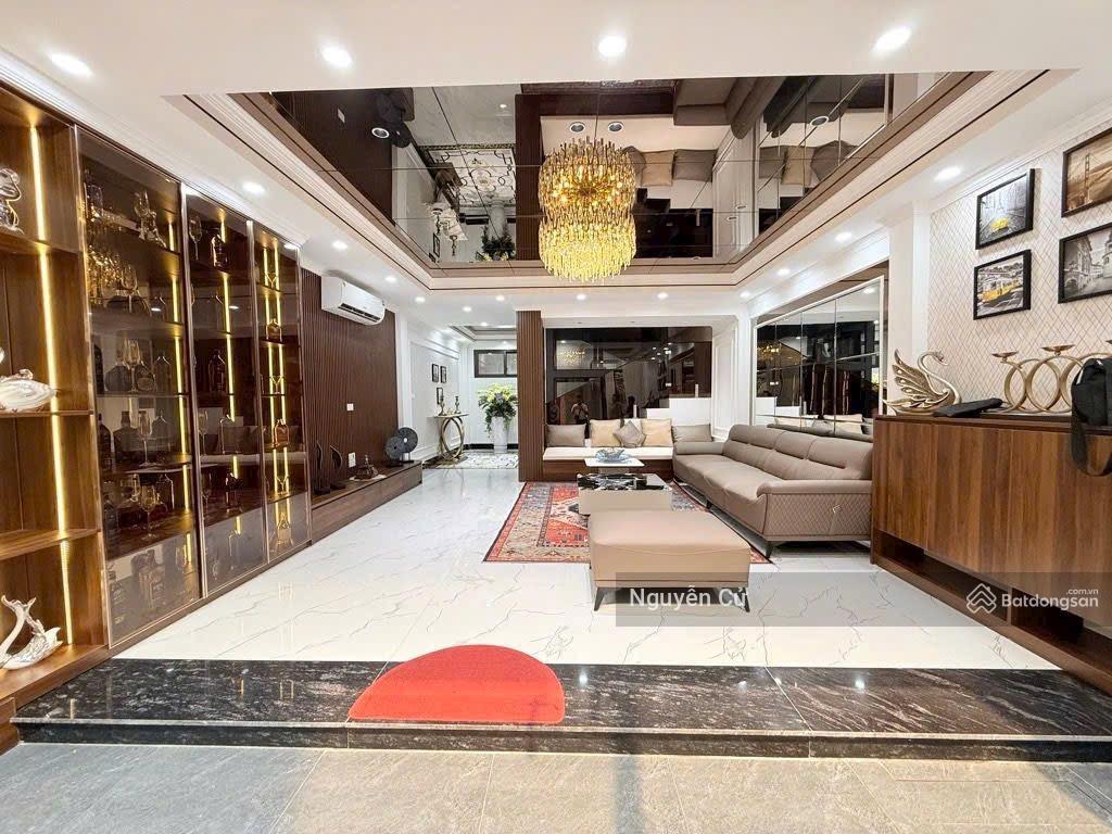 Vip! đường láng, láng hạ, gần phố dân xây, 2 thoáng, ngõ thông, ô tô đỗ sát nhà, 38m*5t*ở vip.
