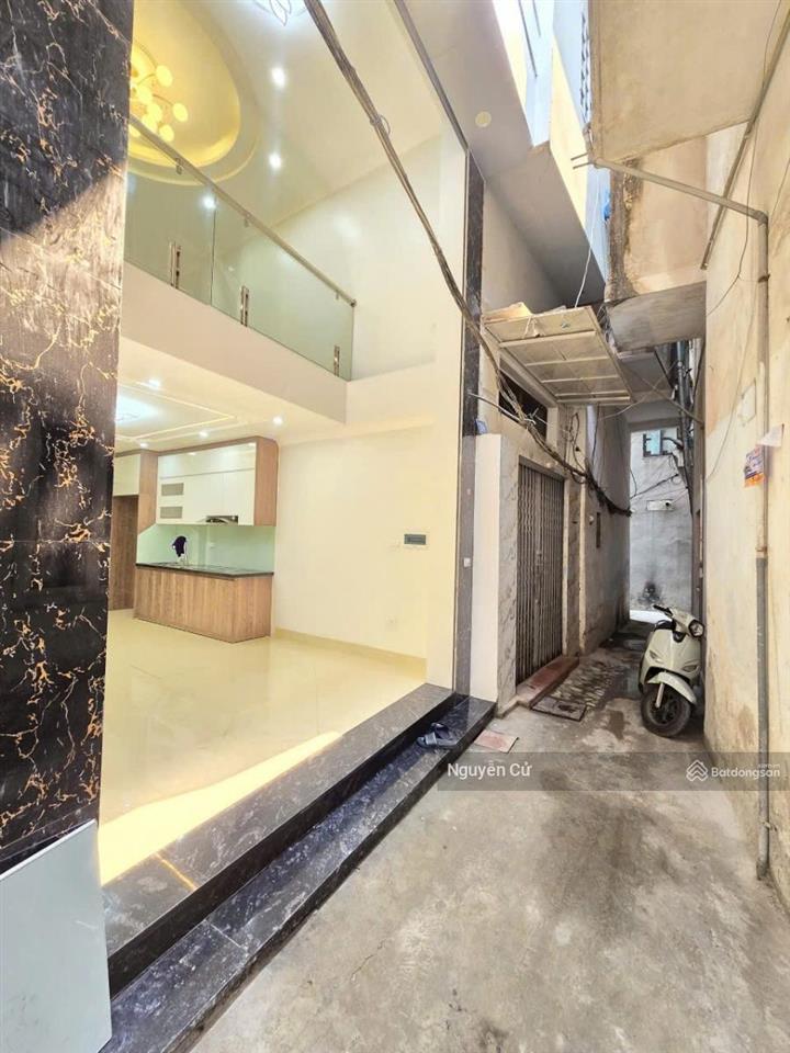 Vip! có 102, la thành, xã đàn, gần phố, ngõ thông, 2 thoáng, ful nội thất, 40m*5t* kdvp, spa, ở vip