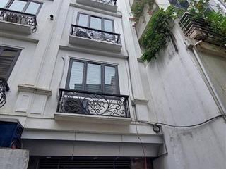 Có 102! phố chùa láng, đường láng, lô góc, ngõ thông, thang máy, ful nội thất, 38m*7t*kdvp, ở vip.