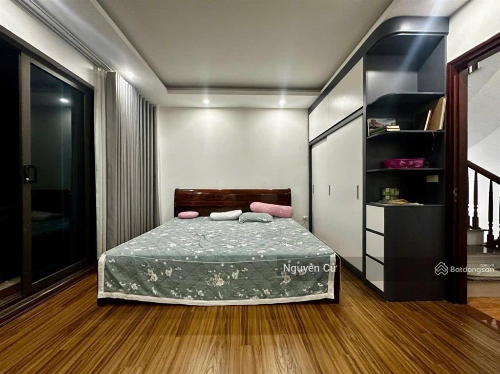 Có 102! huỳnh thúc kháng, pháo đài láng, thang máy, lô góc, ngõ thông, kd nhỏ, 38m*7t*ở cực vip.