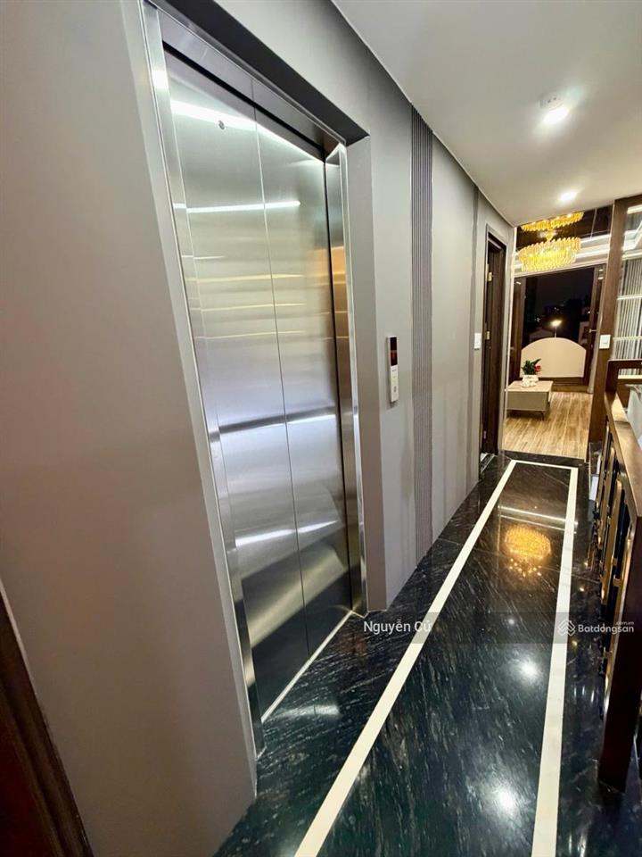 Vip! có 102, phố thái thịnh, yên lãng, thang máy, lô góc, ful nội thất, gần ô tô, 42m*6t* ở vip.