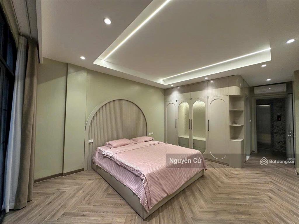 Hiếm! có 102, phố tây sơn, thái thịnh, 2 thoáng, nhà mới koong, ful nội thất, 42m*5t, ở cực sướng.