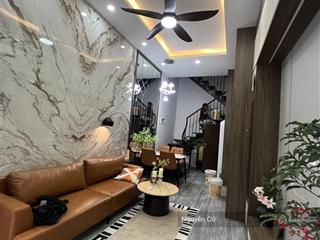 Hiếm! ô tô đỗ sát nhà, ngõ thông tứ tung, 2 thoáng, ful nội thất, phố yên lãng đường, 32m*5t* ở vip