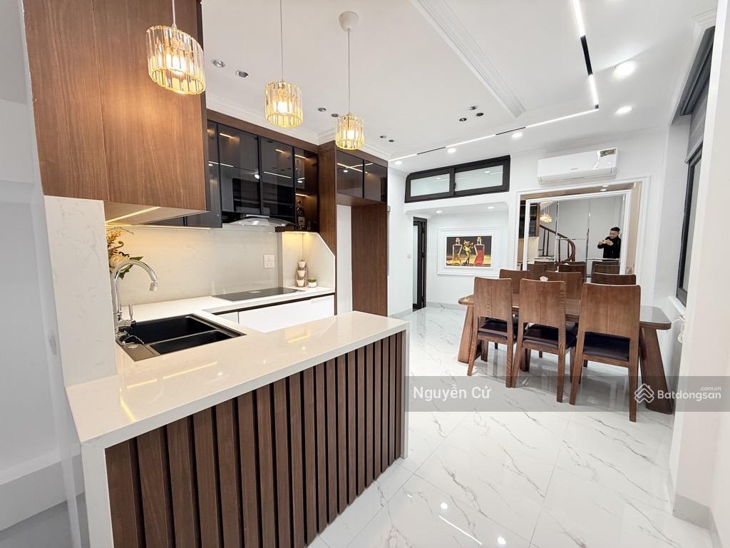 Có 102! phố chùa láng, nguyễn chí thanh, dân xây, 2 thoáng, ful nội thất, lô góc, 38m*5t* ở cực vip
