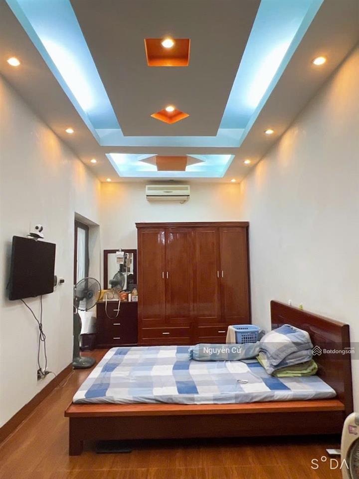 Vip! có 102, la thành, nguyễn chí thanh, 2 thoáng, ful nội thất, gần phố, ngõ thông, 38m*5t, ở vip.