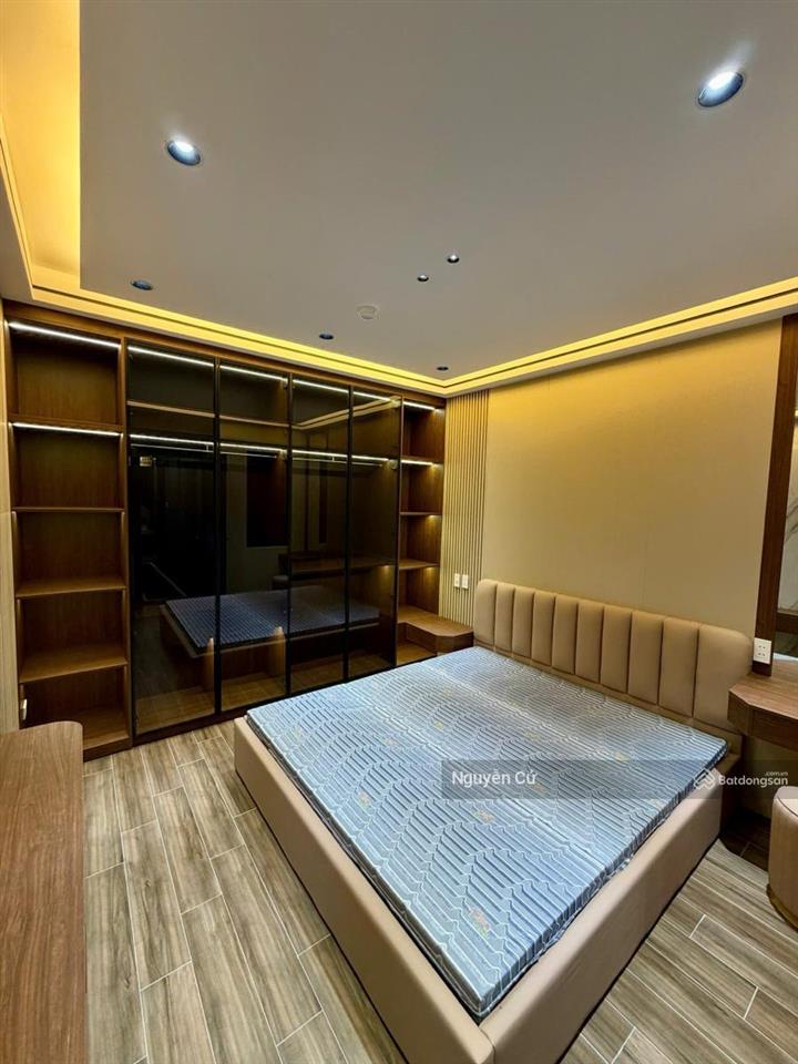 Có 102! phân lô, ô tô tránh, ngõ bàn cờ, kd sầm uất, ful nội thất, ô chờ thang máy, 28m*6t, ở vip.