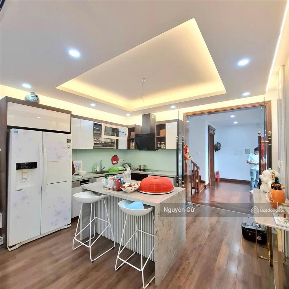 Có 102! phố đặng tiến đông, hoàng cầu, nhà mới koong, ful nội thất, gần phố, ngõ thông, 32m*5t, ở v