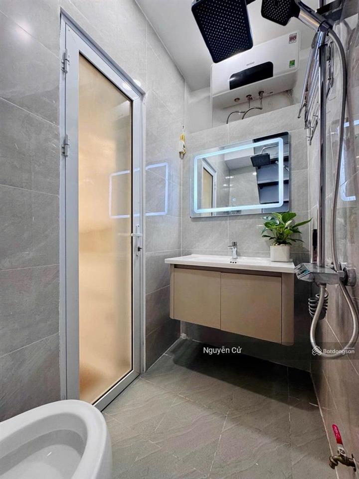 Hiếm! có 102, phố huỳnh thúc kháng, pháo đài láng, nhà mới, thang máy, lô góc, ngõ thông, 38m*7t.