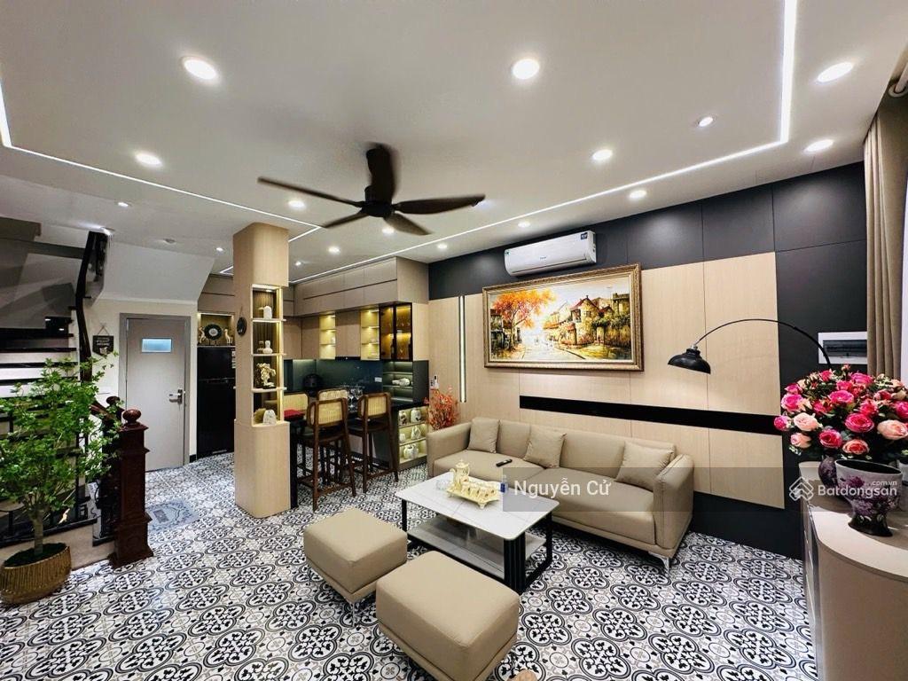 Có 102! thái hà, trung liệt, dân xây, gần ô tô, 2 thoáng, ful nội thất, ngõ thẳng, 40m*5t ở sướng.