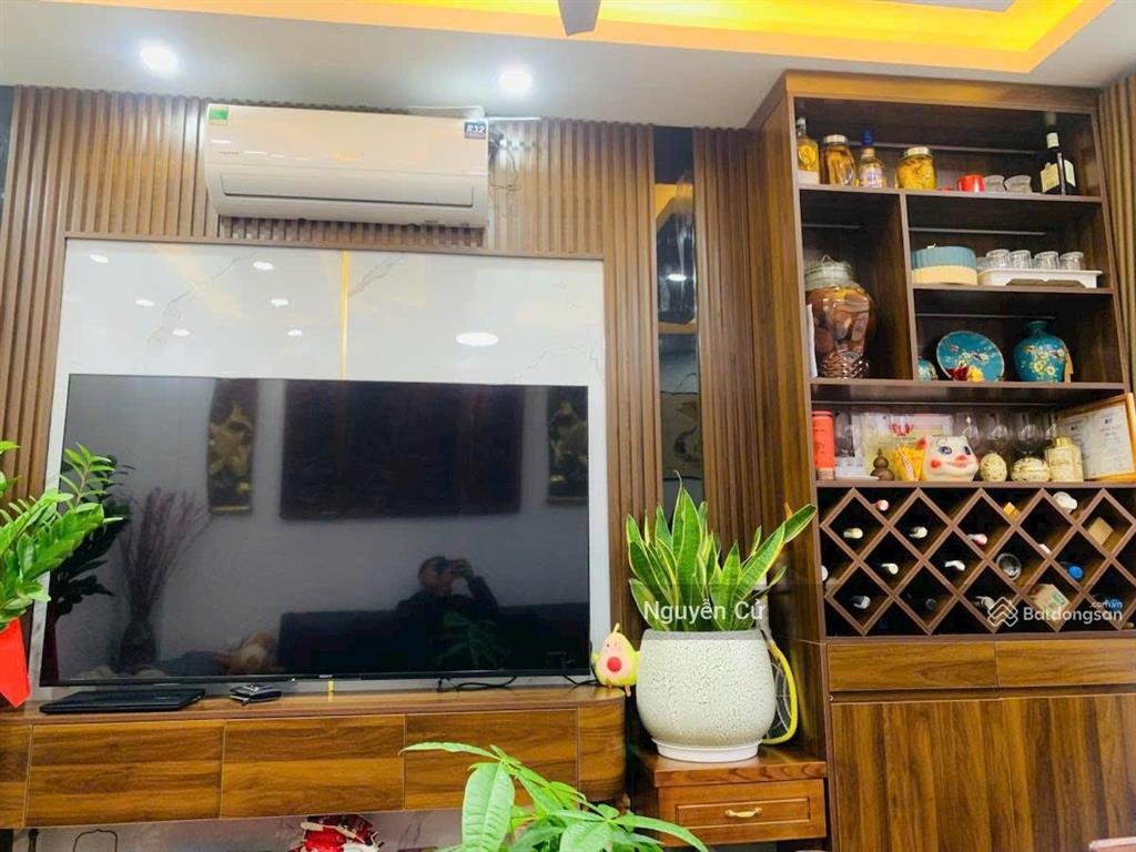 Hiếm! phố chùa bộc, tây sơn, sát ô tô, 2 thoáng, ngõ thông, kd, ful nội thất, 42m* 5t, ở cực sướng.