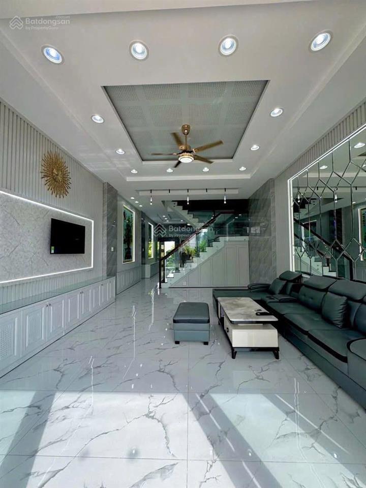 Bán nhà 1 trệt 2 lầu full nội thất đường d13, kdc hồng loan