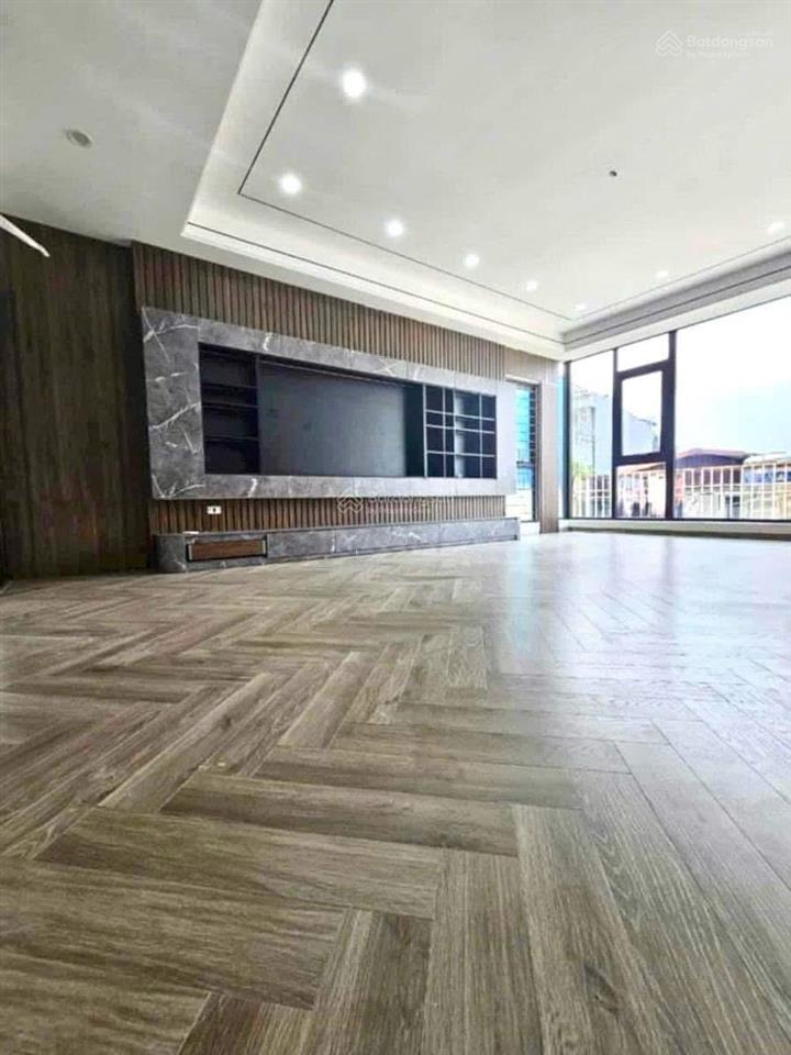 Siêu phẩm đội cấn , 50m ra mặt đường , nhà mới xây ,thang máy nhập , 45m2
