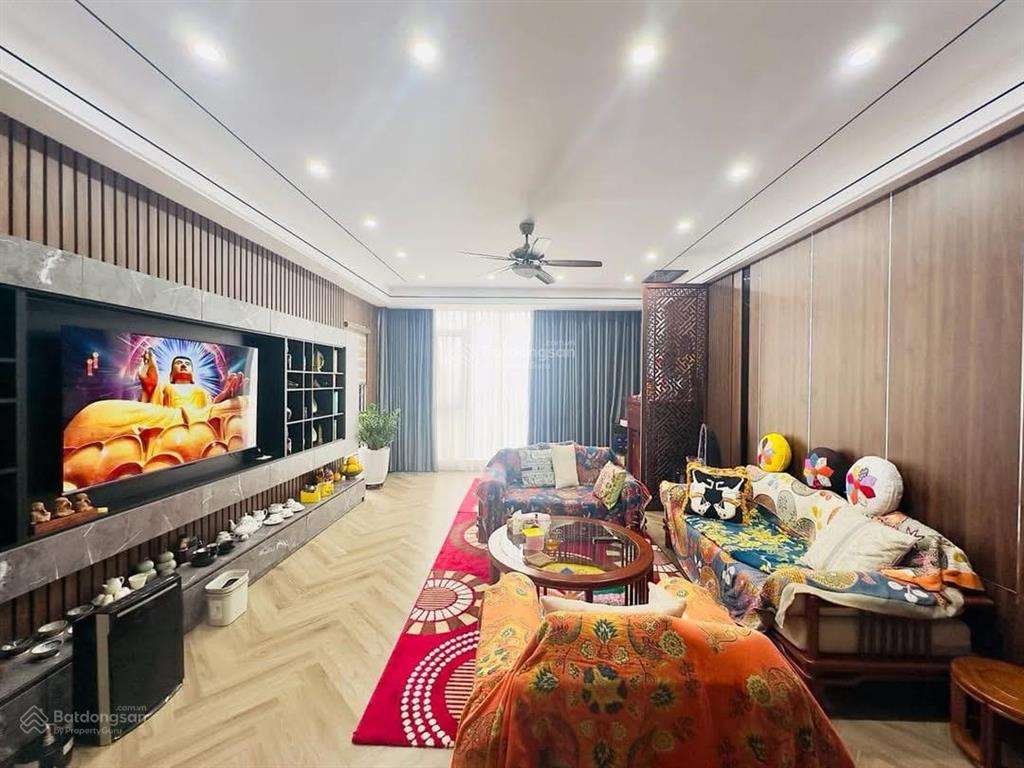 Siêu phẩm đội cấn , 50m ra mặt đường , nhà mới xây ,thang máy nhập , 45m2