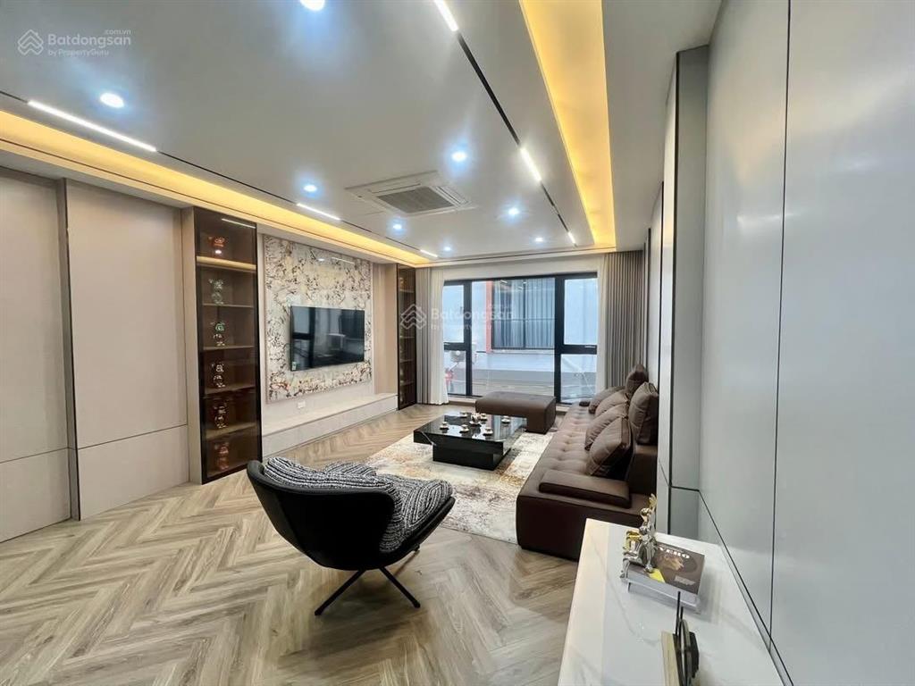 Bán nhà phan kế bính ,mặt ngõ kinh doanh, ô tô cạnh nhà, 2 thoáng sân xe ,full nội thất 50m6t