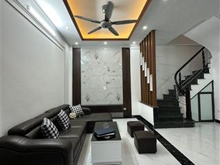 Nhà đẹp đội cấn ngõ thông kinh doanh, ô tô dừng đỗ 50m ra phố, dân xây kcbt, sân xe, ko qh, 40m2*5t