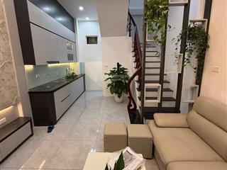 Bán nhà thuỵ khuê, vài bước ra mặt hồ, tiện ích vô vàn, nhà full nội thất chỉ việc về ở.
