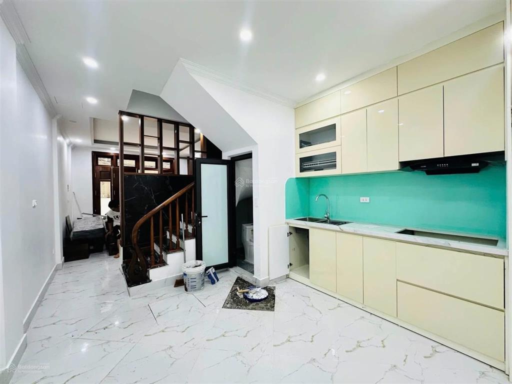 Phan kế bính, nhà xây mới full nội thất, dt 35m2 x 5 tầng ngõ thông, khu vực an ninh tốt