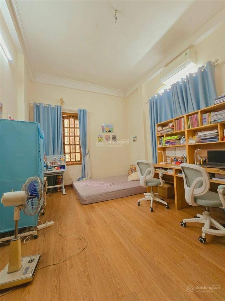 Bán nhà đội cấn, lô góc 2 mặt thoáng, nhà dăn xây cực chắc chắn, trước nhà sân rộng
