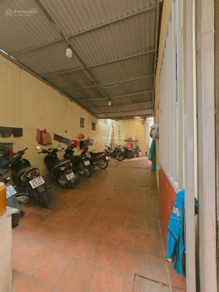 Bán nhà đội cấn, lô góc 2 mặt thoáng, nhà dăn xây cực chắc chắn, trước nhà sân rộng
