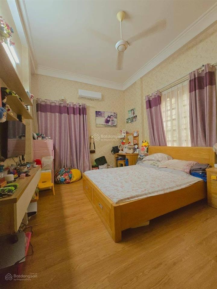 Bán nhà đội cấn, lô góc 2 mặt thoáng, nhà dăn xây cực chắc chắn, trước nhà sân rộng