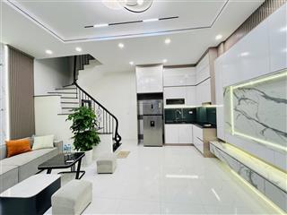 Gấp! nhà nguyễn ngọc vũ, 20m ra ô tô tránh, gần hồ điều hòa, sổ đẹp, không qh, sẵn nt 38m2*5t