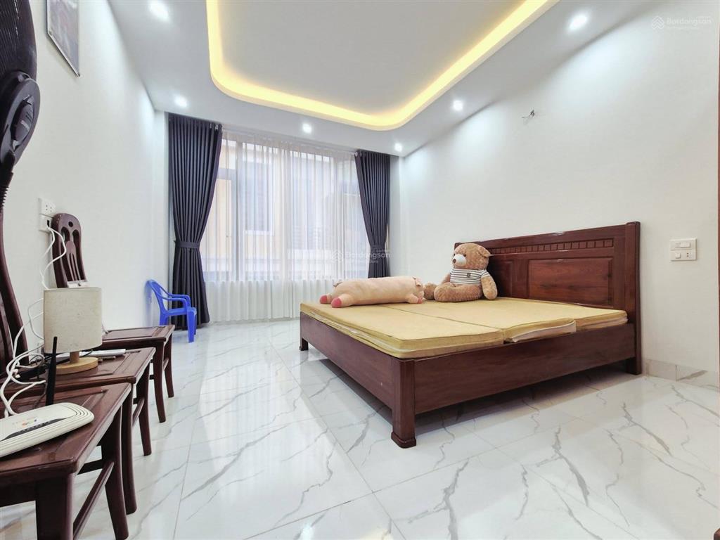 Lô góc pháo đài láng, ngõ thông, 2 thoáng, 2 ngoặt ra mặt phố ô tô đỗ, nhà mới, thang máy, 41m2*6t