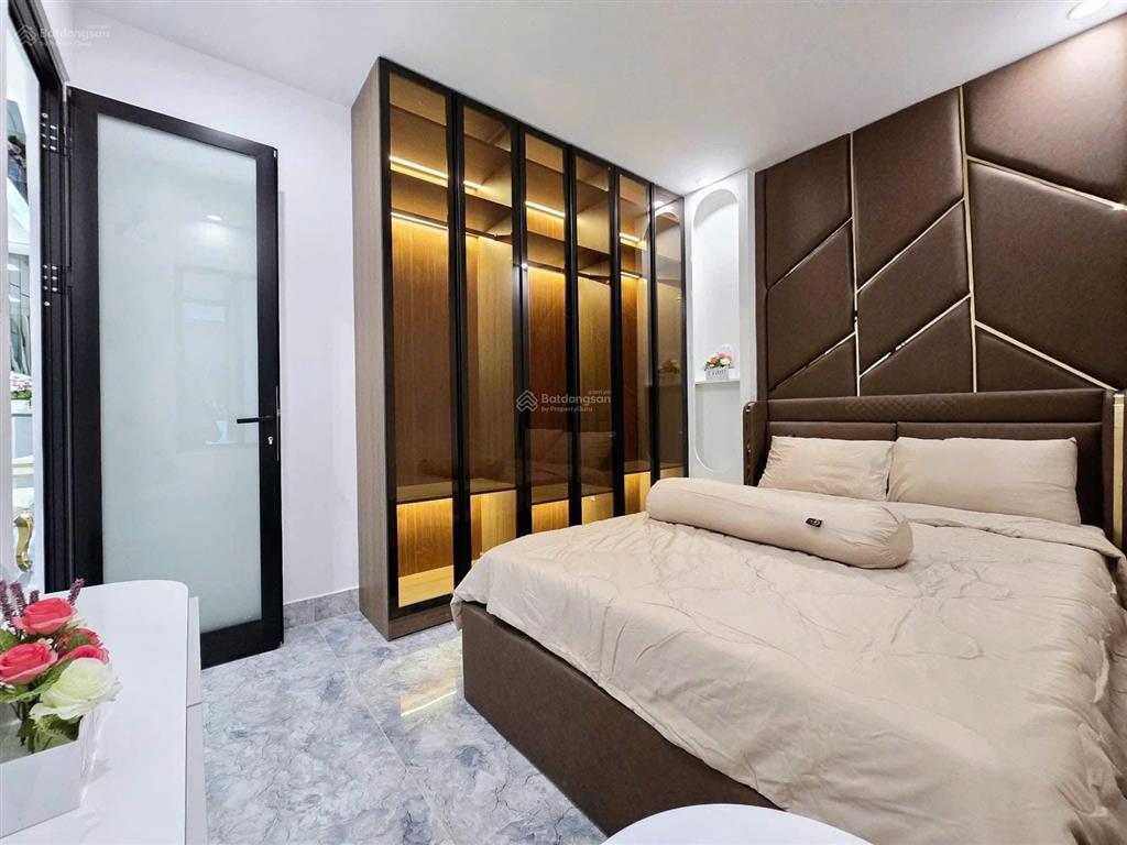 Giảm 1 tỷ! nhà hào nam, 20m ra mặt phố, 2 thoáng, kinh doanh, không qh, sổ đẹp, tặng nt 39m2