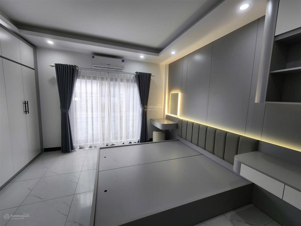 Căn góc! nhà phố tôn đức thắng ngõ 2.5m thông gần phố, sân riêng, nhà mới, ở ngay 45m2*5t