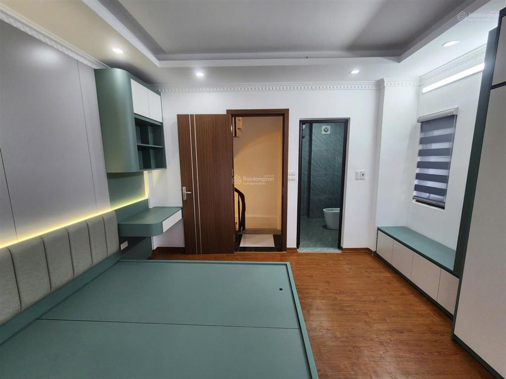 Căn góc! nhà phố tôn đức thắng ngõ 2.5m thông gần phố, sân riêng, nhà mới, ở ngay 45m2*5t