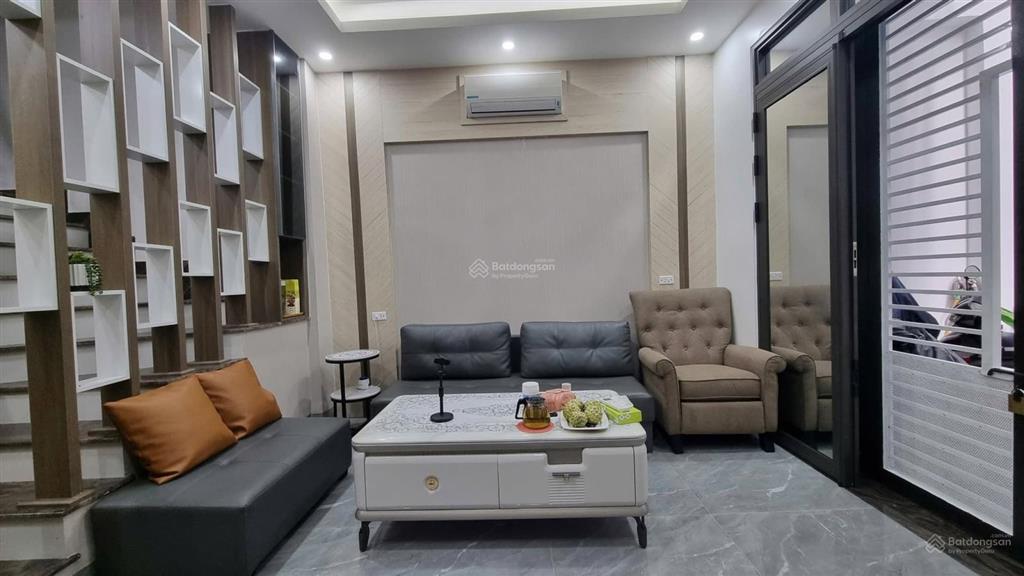 Hoa hậu! nhà phố vũ ngọc phan ngõ thông 1 ngoặt ra ô tô, sân rộng, sổ nở hậu, không quy hoạch 38m2