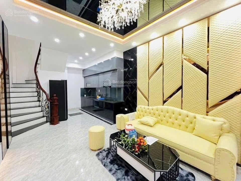 Giảm 500tr! nhà mặt ngõ trường chinh vf3 đỗ cửa, căn góc, sổ nở hậu, không qh, nhà mới 43m2*4t