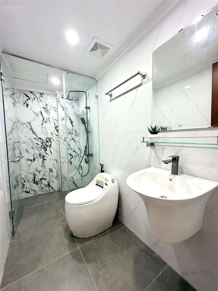 Vô cùng hiếm! siêu phẩm thang máy phố hồ đắc di, ô tô đỗ cửa nhà, 10m ra mặt hồ đắc di, 45m2*7 tầng