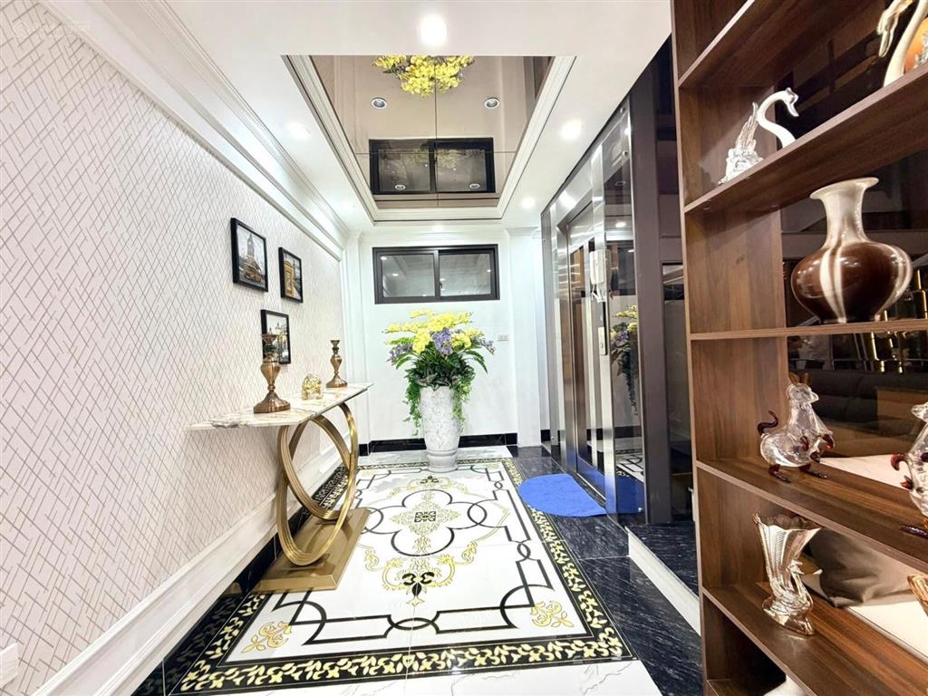 Vô cùng hiếm! siêu phẩm thang máy phố hồ đắc di, ô tô đỗ cửa nhà, 10m ra mặt hồ đắc di, 45m2*7 tầng