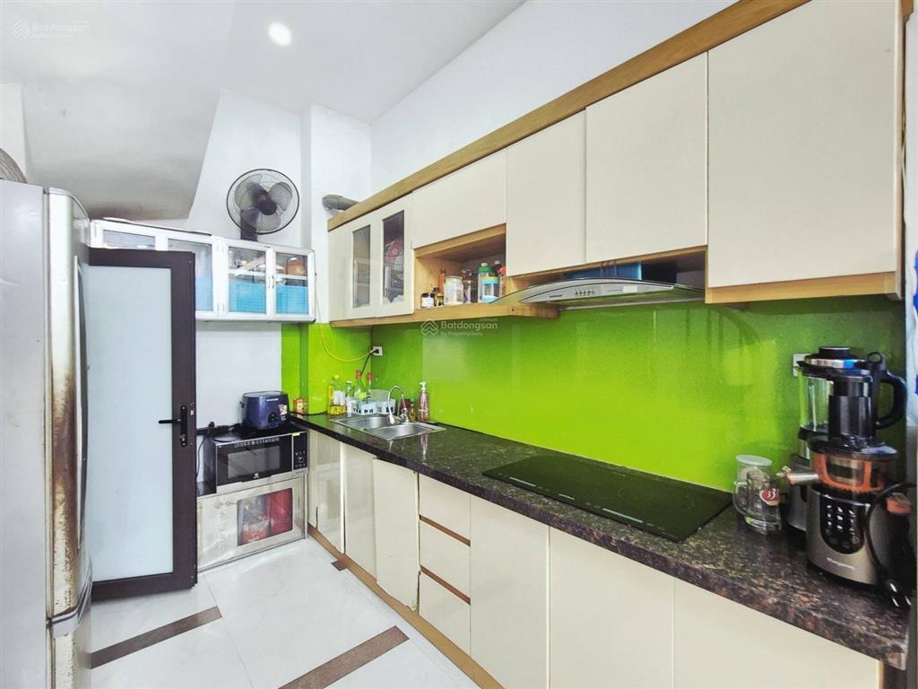 Giá hời! nhà phố láng hạ, ngõ thông, kinh doanh, căn góc, cách ô tô 30m, full nội thất ở luôn, 38m2
