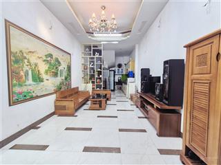 Giá hời! nhà phố láng hạ, ngõ thông, kinh doanh, căn góc, cách ô tô 30m, full nội thất ở luôn, 38m2