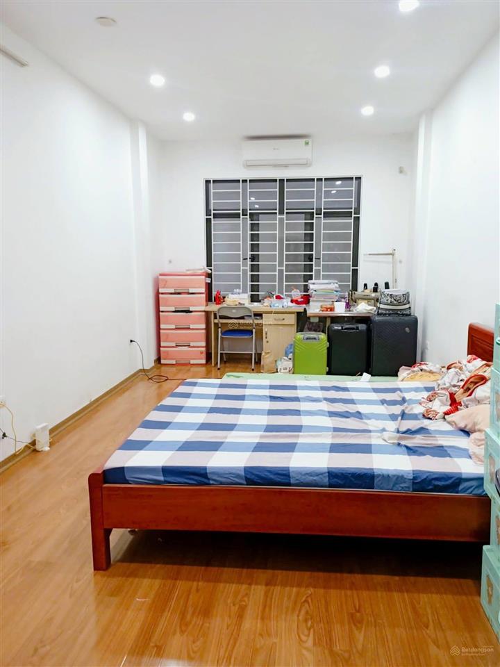 Giá hời! nhà phố láng hạ, ngõ thông, kinh doanh, căn góc, cách ô tô 30m, full nội thất ở luôn, 38m2