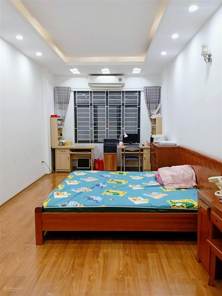 Giá hời! nhà phố láng hạ, ngõ thông, kinh doanh, căn góc, cách ô tô 30m, full nội thất ở luôn, 38m2