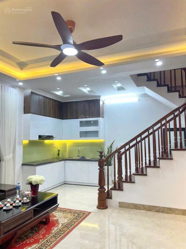 Phố víp! ngọc khánh, vf3 đỗ tận cửa, 20m ra mặt phố, ko quy hoạch, ko lỗi phong thuỷ, 42m2*5tầng