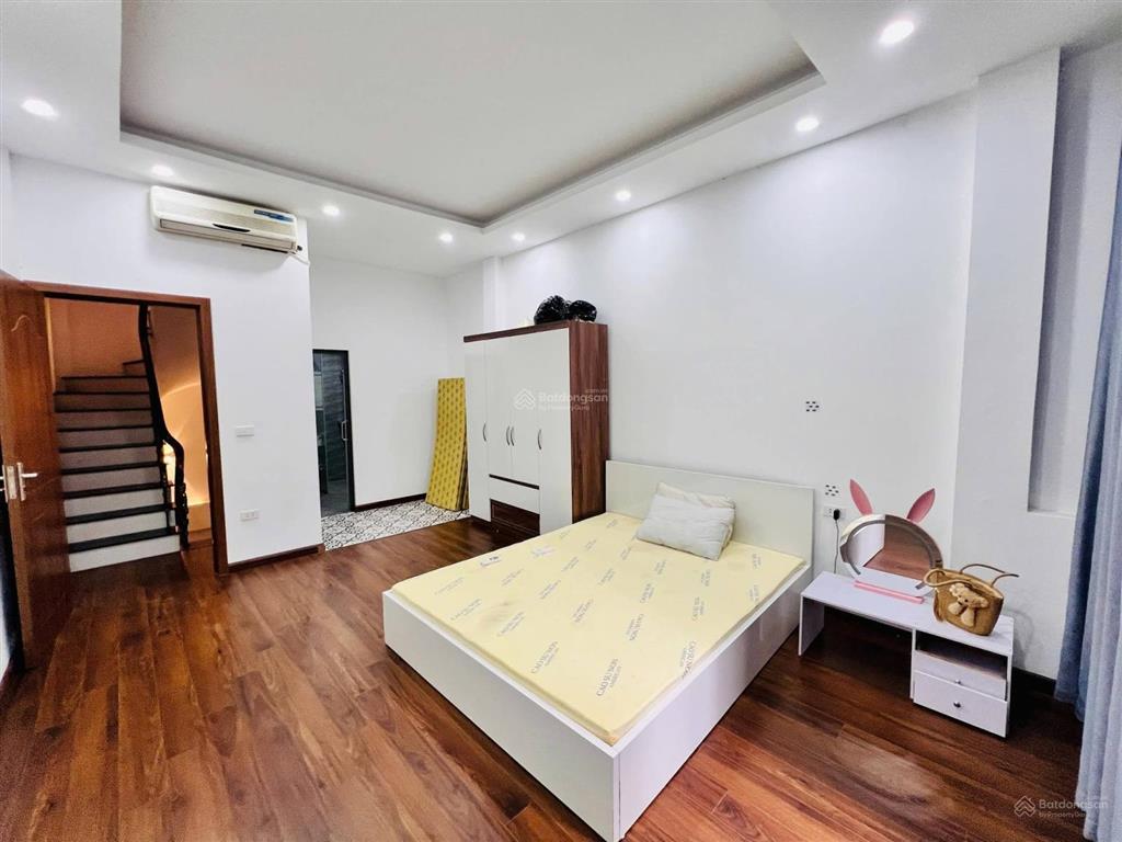 Nhà đẹp chờ chủ mới! tôn đức thắng, ba gác đỗ cửa, 20m ra ô tô tránh, lô góc, gần hồ điều hoà, 39m2