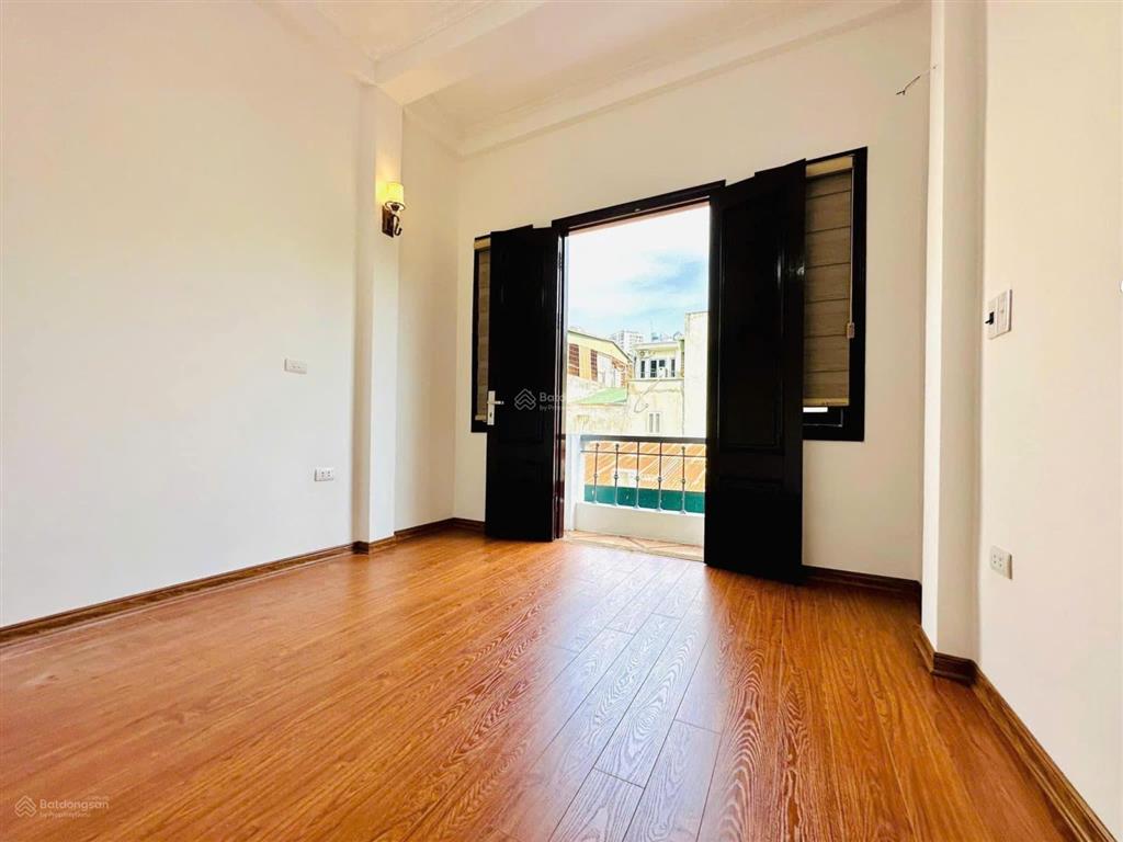 Cực phẩm gần văn miếu, ngõ thông, 30m ô tô tránh, sân xe riêng, 2 thoáng, full nội thất, 38m2*4t
