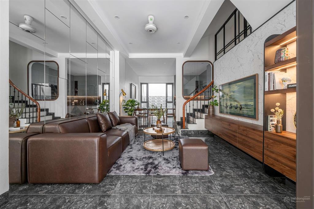 Nhanh mới kịp! lô góc thái thịnh, mặt ngõ, 2 thoáng, ngõ nông, rộng bagac phi ầm ầm, 45m2x5t