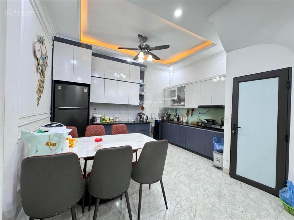 Cực rẻ phố vip! thái hà, ngõ ô tô đỗ, 2 thoáng, trước nhà rộng, dân trí cao, nhà mới, 38m2*5t
