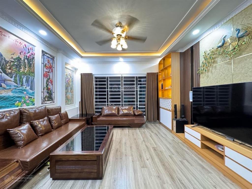 Cực rẻ phố vip! thái hà, ngõ ô tô đỗ, 2 thoáng, trước nhà rộng, dân trí cao, nhà mới, 38m2*5t