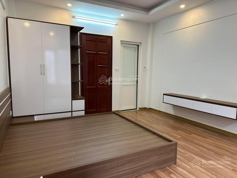Bán nhà riêng cát linh, 30m ra phố, ngõ thông, đi bộ ra ga tàu điện cát linh, bệnh viện xanh pôn.