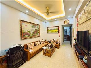 Có 102 ngõ ô tô phố hoàng cầu, mặt tiền đẹp, ngõ thông kinh doanh tốt, full nội thất, sổ đỏ cc.